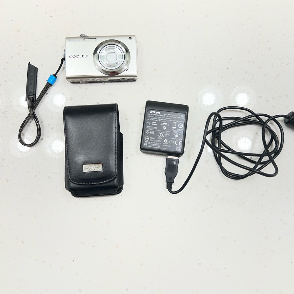 Nikon Coolpix S4000 Digital Camera